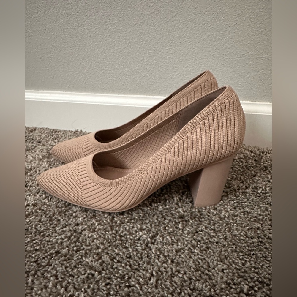 Nude fabric pumps 7.5
